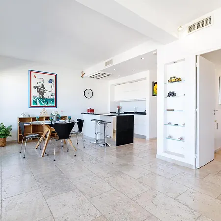 Skyline 2-bedroom Flat With Epic Views - Roi Chevalier アパート
