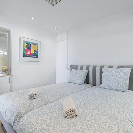 Skyline 2-bedroom Flat With Epic Views - Roi Chevalier アンティーブ