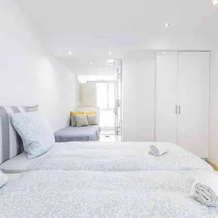 Skyline 2-bedroom Flat With Epic Views - Roi Chevalier * アンティーブ
